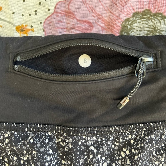 Lululemon Speed up shorts 2.5in - Picture 4 of 6